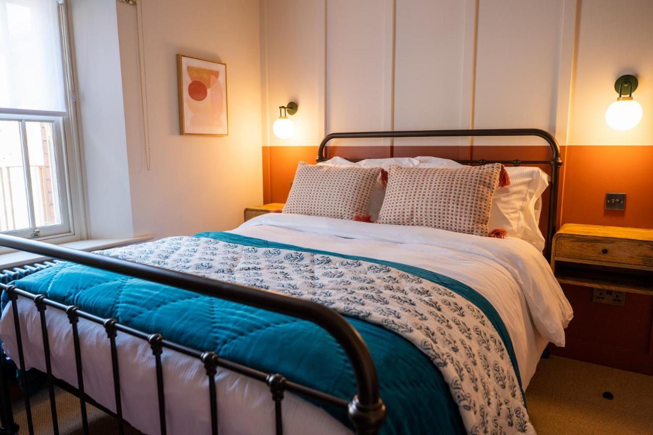 The Sheep And Penguin Hotel เวลส์ ภายนอก รูปภาพ