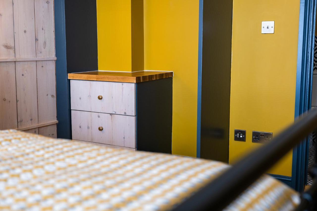 The Sheep And Penguin Hotel เวลส์ ภายนอก รูปภาพ