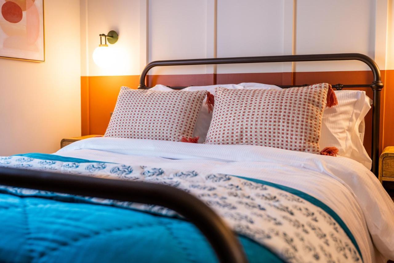 The Sheep And Penguin Hotel เวลส์ ภายนอก รูปภาพ