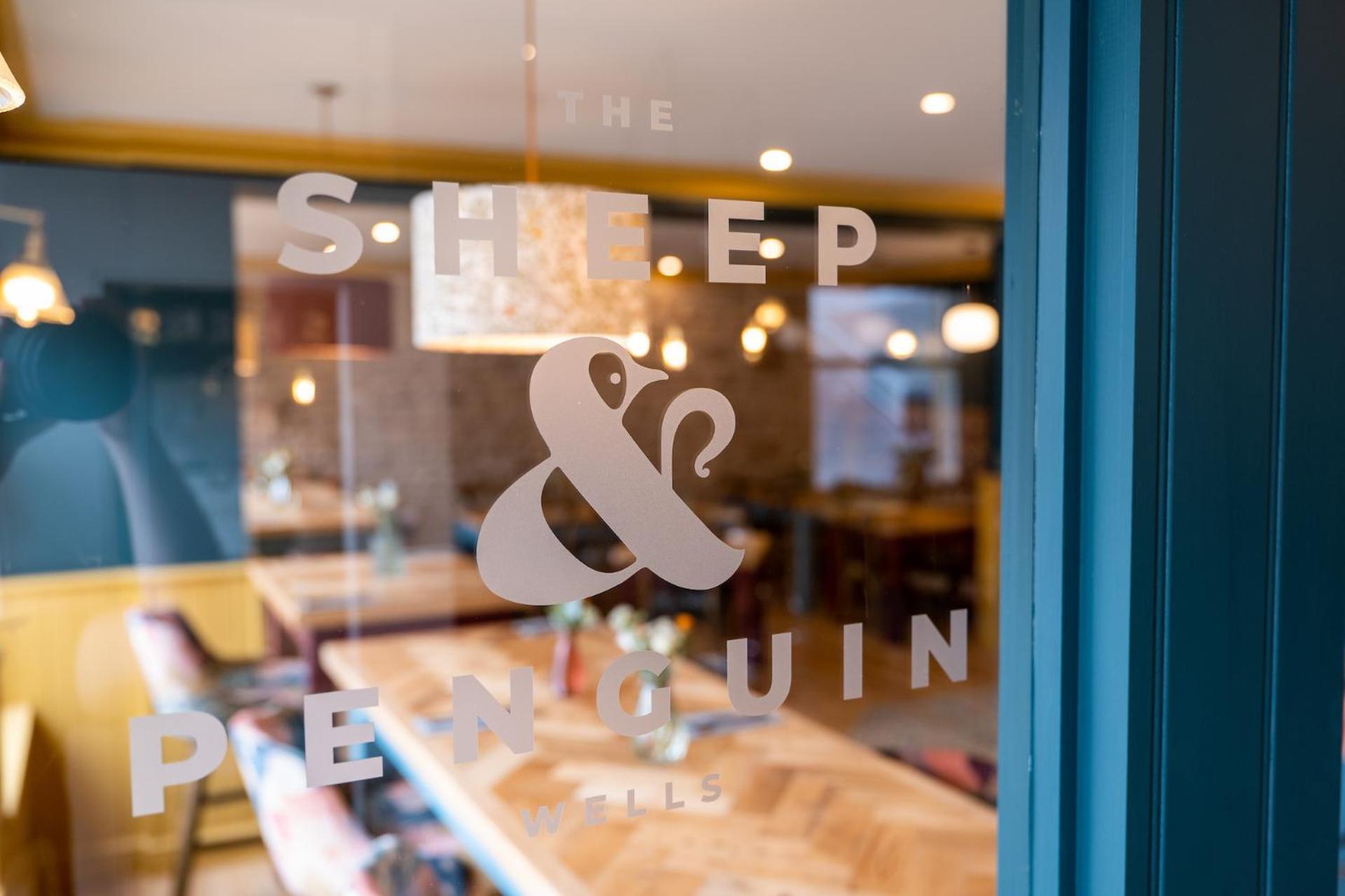 The Sheep And Penguin Hotel เวลส์ ภายนอก รูปภาพ